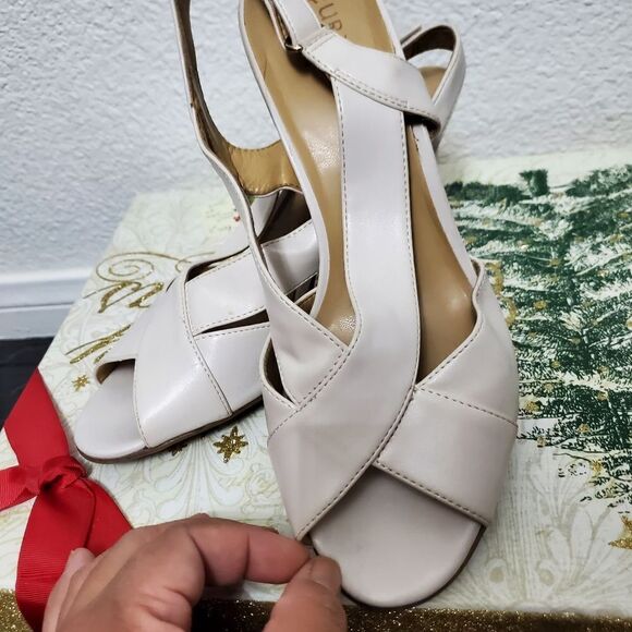 Naturalizer heels  - Picture 6 of 7